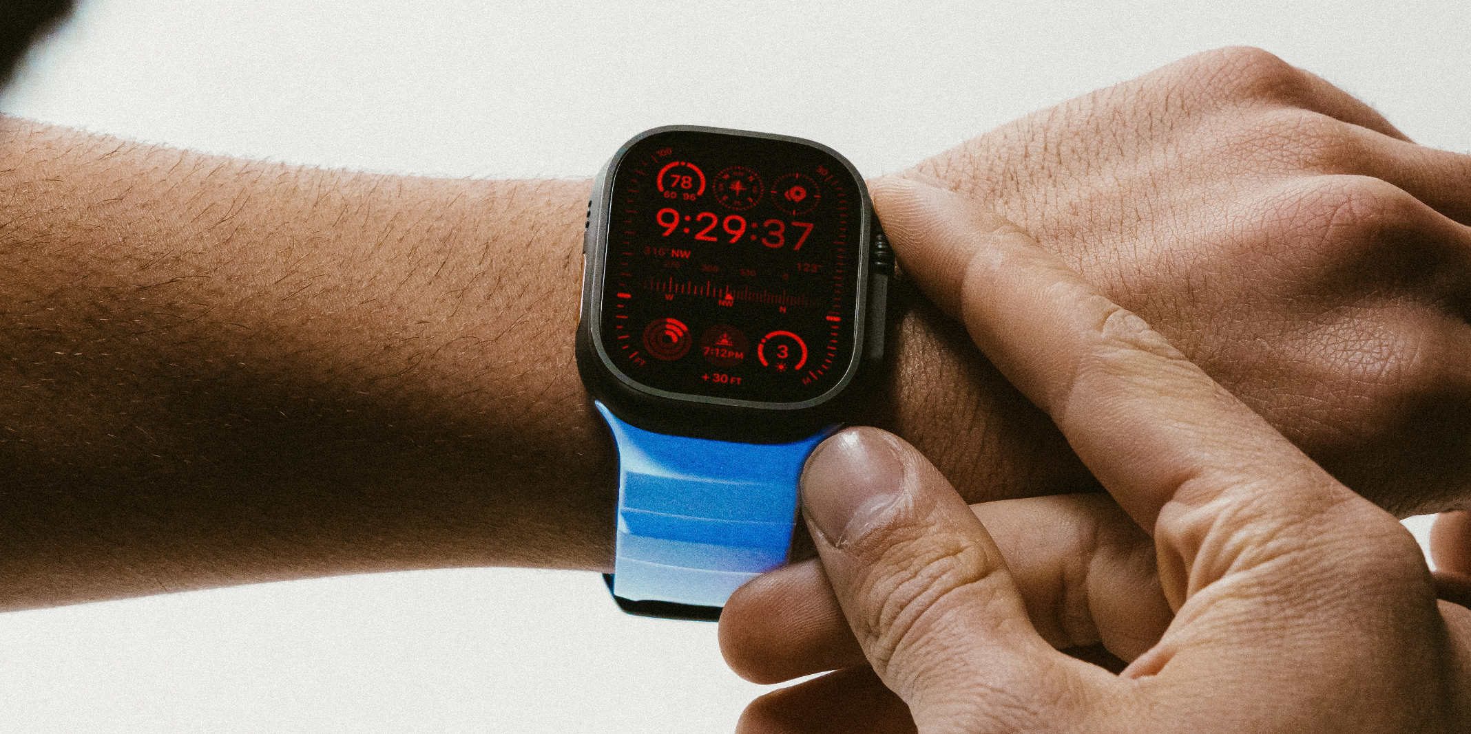 Самые продаваемые ремешки Nomad Icy Blue вернулись — с изюминкой