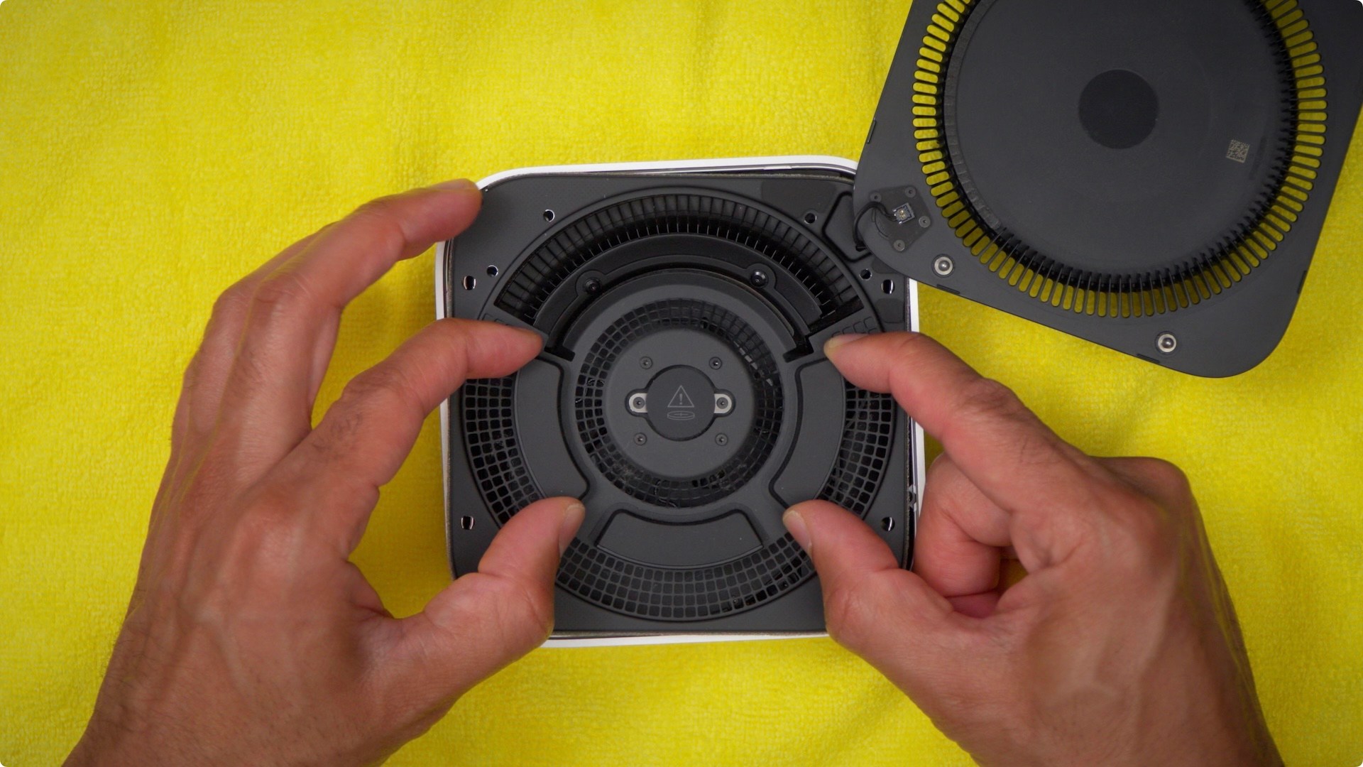 How to upgrade the M4 Mac mini SSD and save hundreds [Video] - 9to5Mac