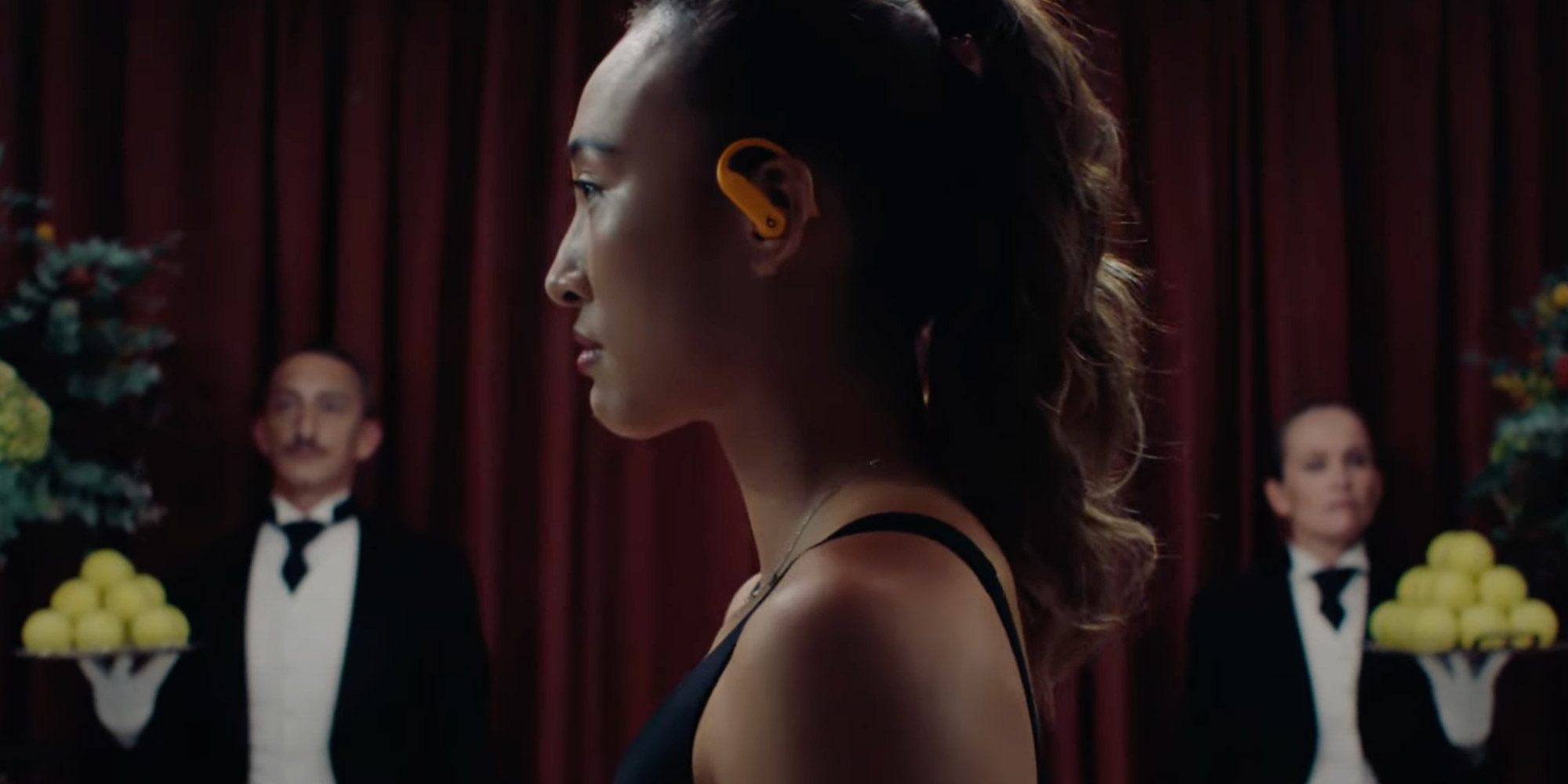 Спортсменка Чжэн Циньвэнь снялась в новой кампании Powerbeats Pro 2
