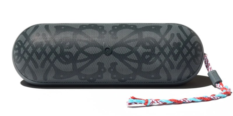 【新品未開封】Kiko Kostadinov x Beats Pil This designer turned the new Beats Pill into a cool art piece you