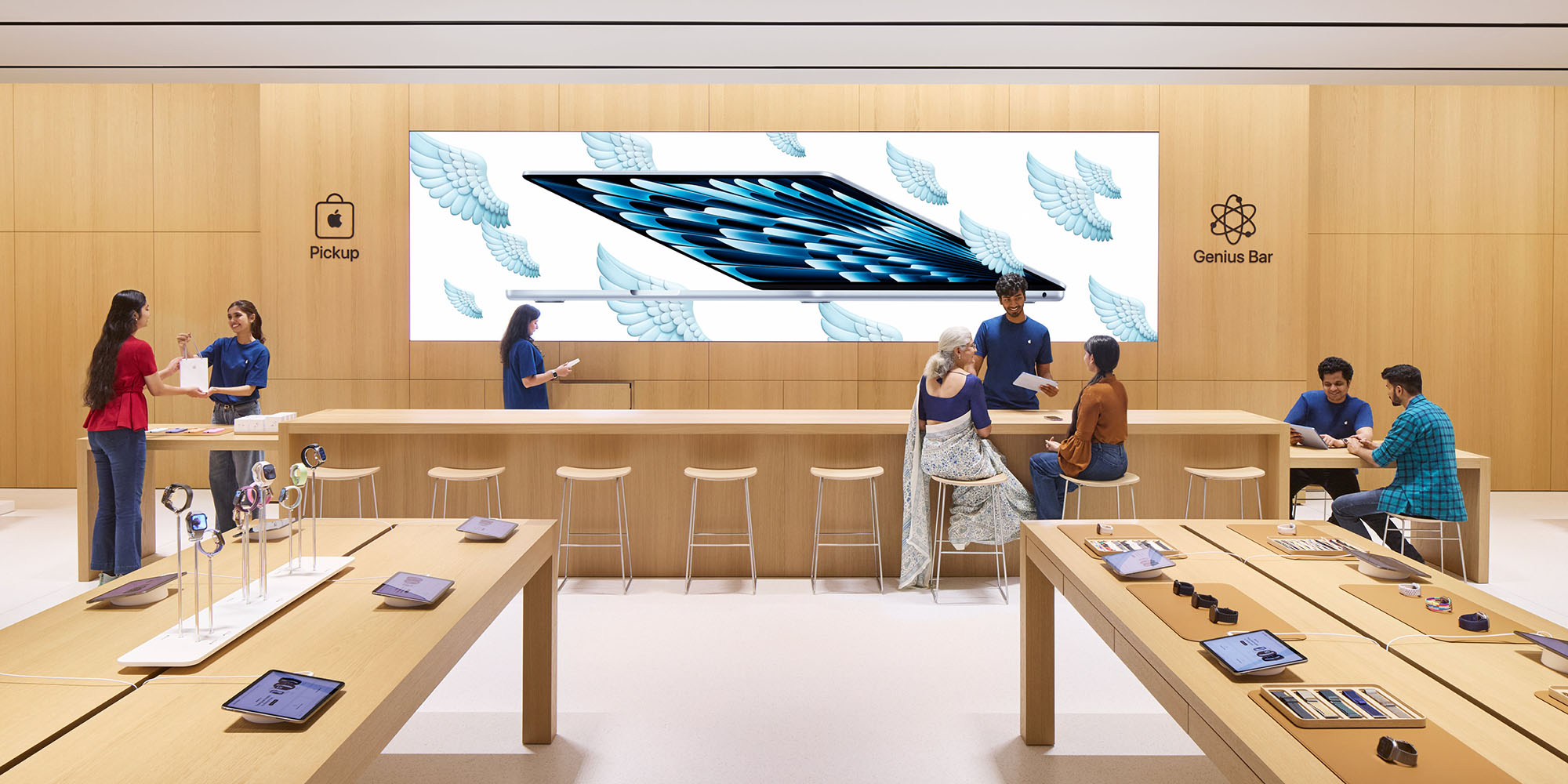 photo of Latest Apple Store design combines Genius Bar and Pickup in one counter image