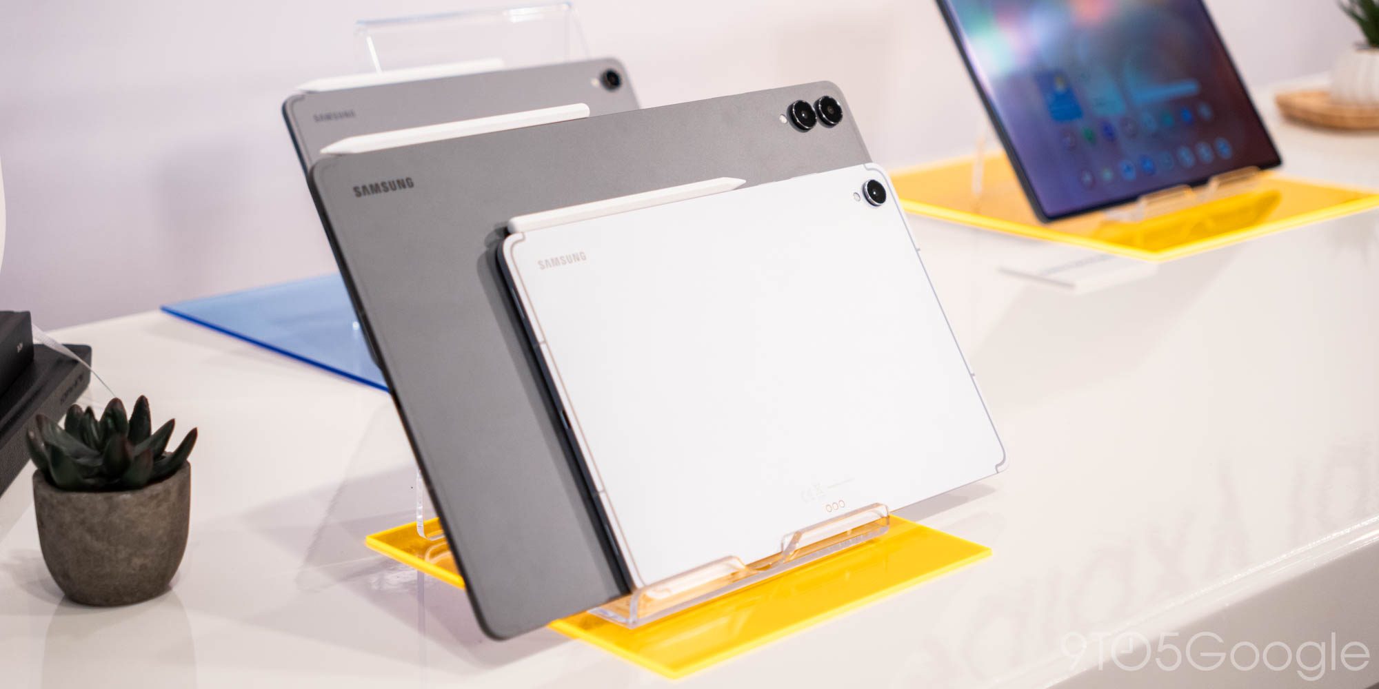 Galaxy Tab S11 возвращает 11-дюймовый размер, а S Pen отказывается от Bluetooth и копирует расположение iPad