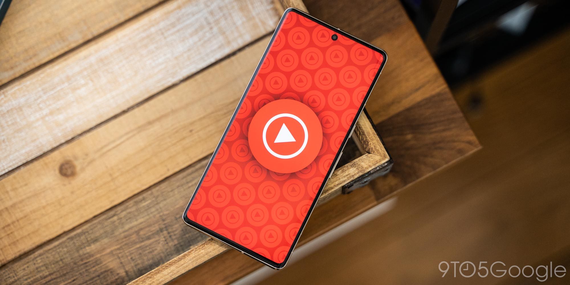 YouTube Music представляет двухпанельный дизайн экрана воспроизведения на Android и iOS