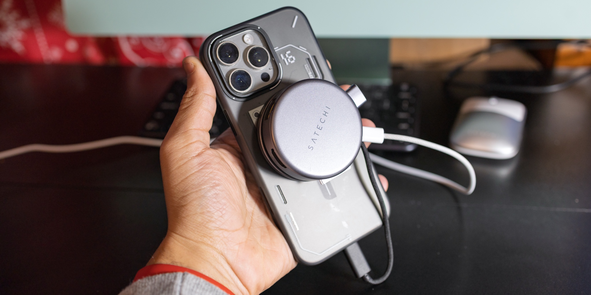 9to5mac.com - Michael Burkhardt - Review: Satechi's 7-in-1 'OntheGo' hub works nicely with iPhone - and it goes even further