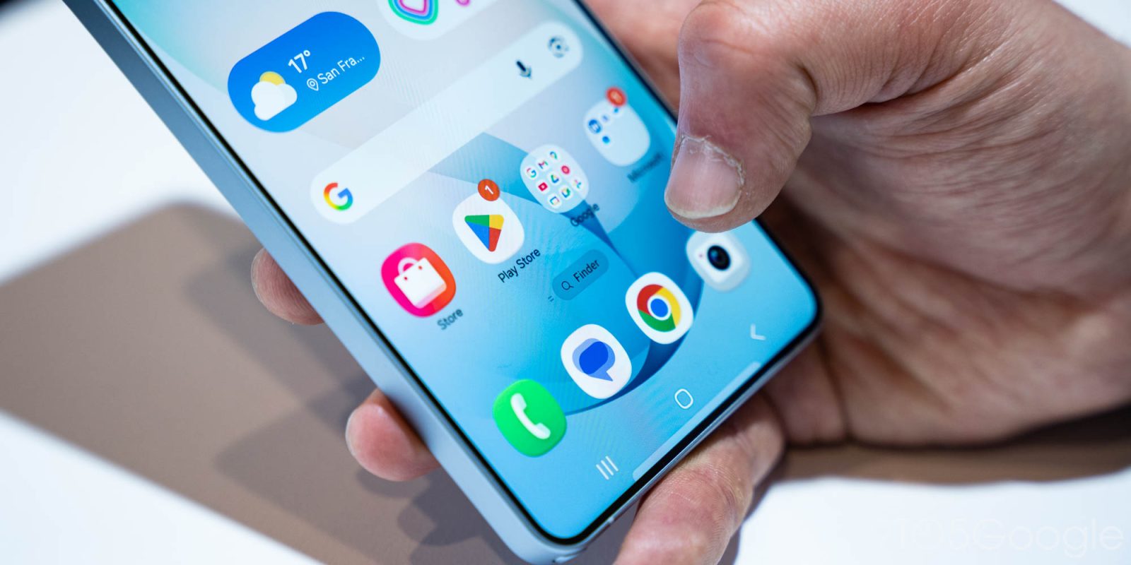سامسونج تنسخ بحث آبل: "Finder" يثير الجدل في One UI 8.5