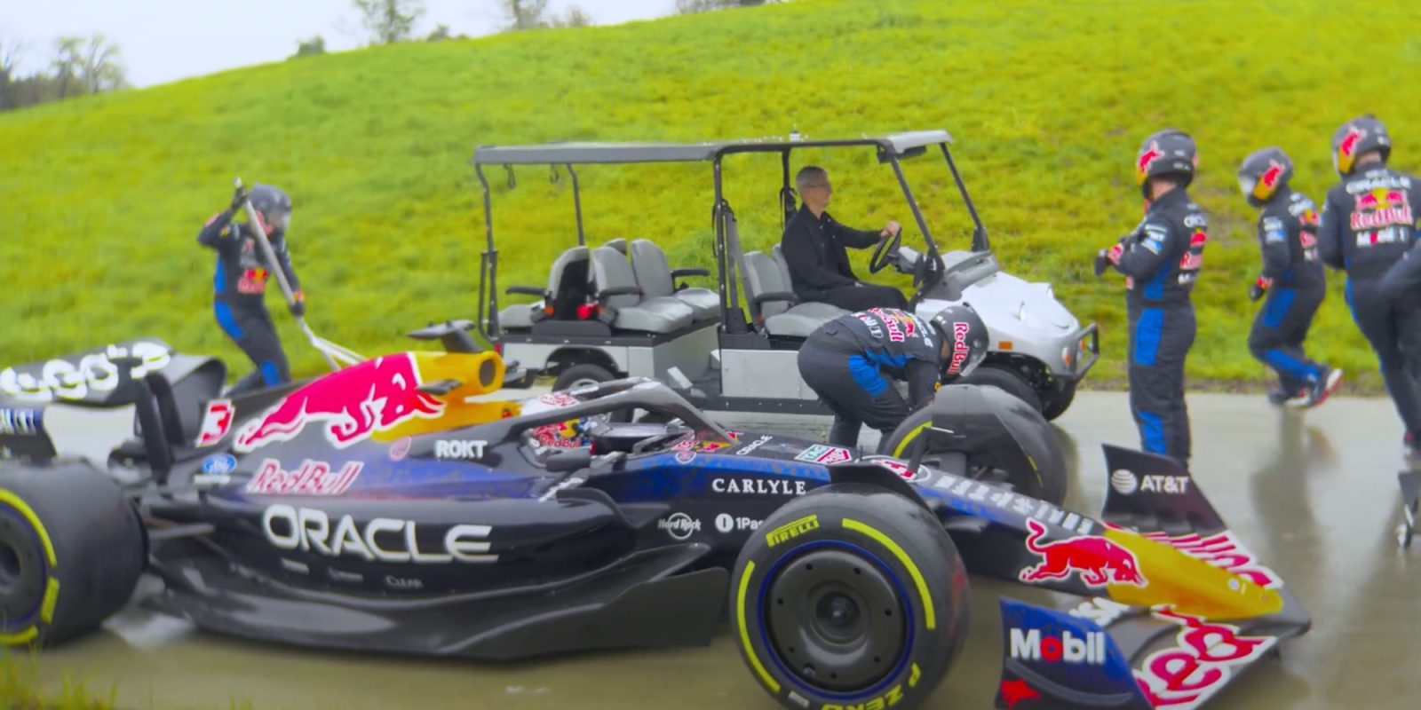 Tim Cook’s golf cart gets F1 treatment in new video from Apple Park