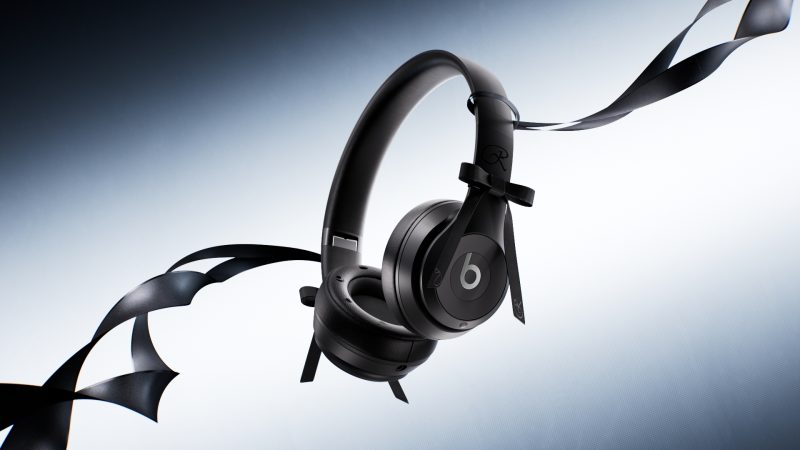 Beats debuts special Onyx Black Solo 4 headphones in collaboration