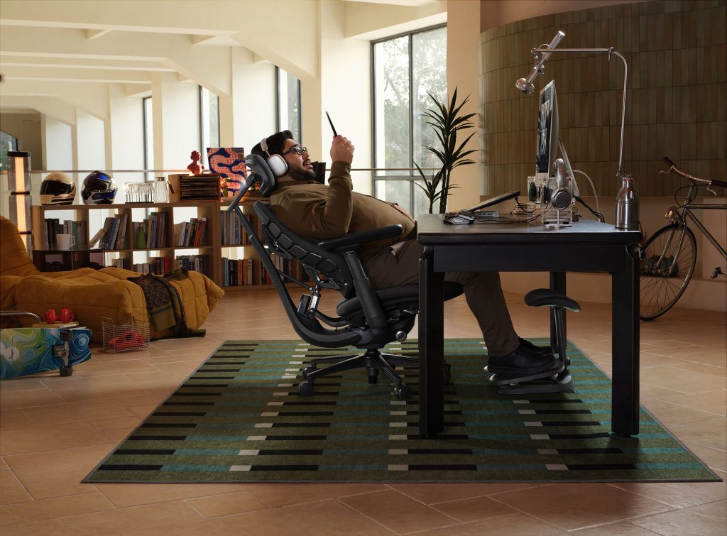 The LiberNovo Maxis ergonomic chair sets a new standard for big and tall users