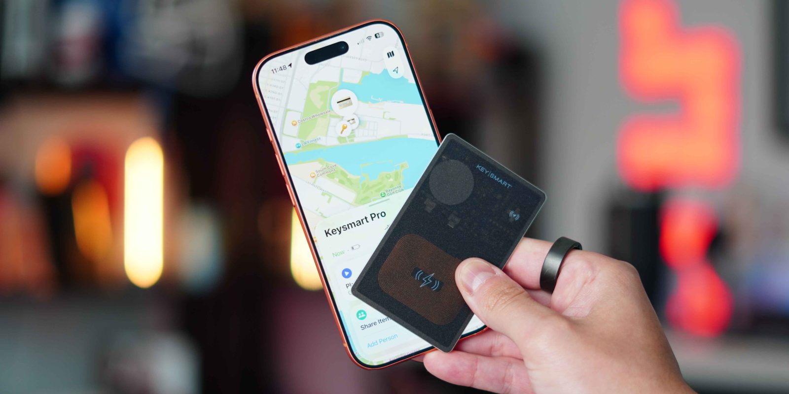 This Find My wallet tracker has two features that make it stand out