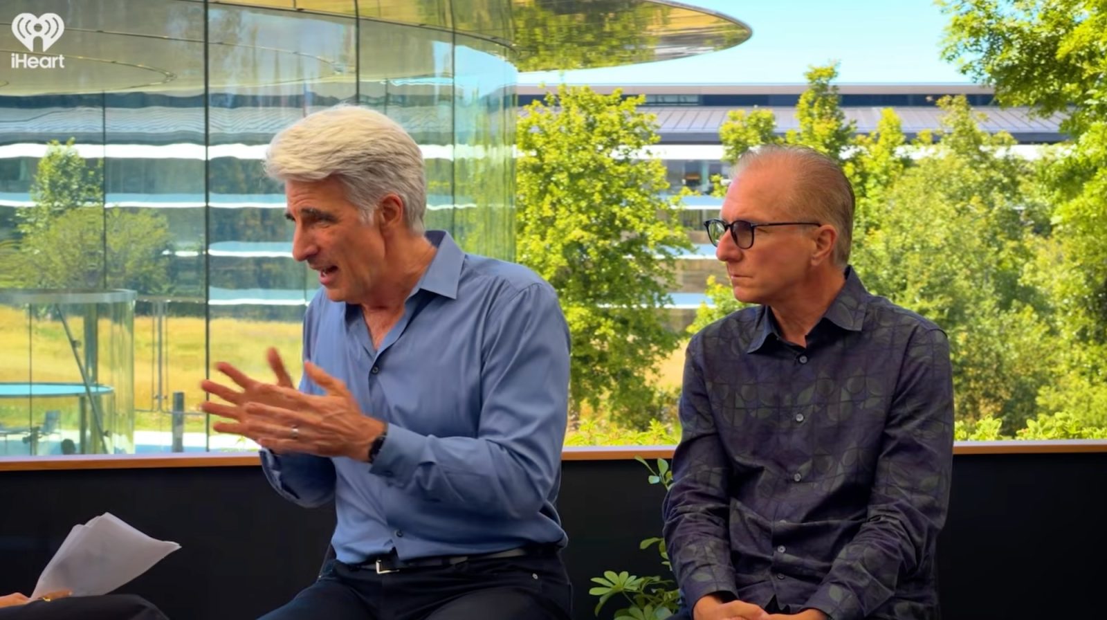 Craig Federighi and Greg Joswiak talk Siri AI and more in new interview [Video]