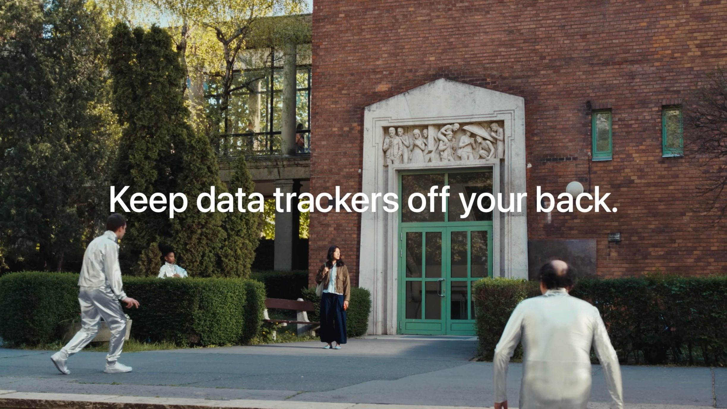 photo of Apple kicks off new ‘Privacy on iPhone’ campaign promoting Safari [Video] image