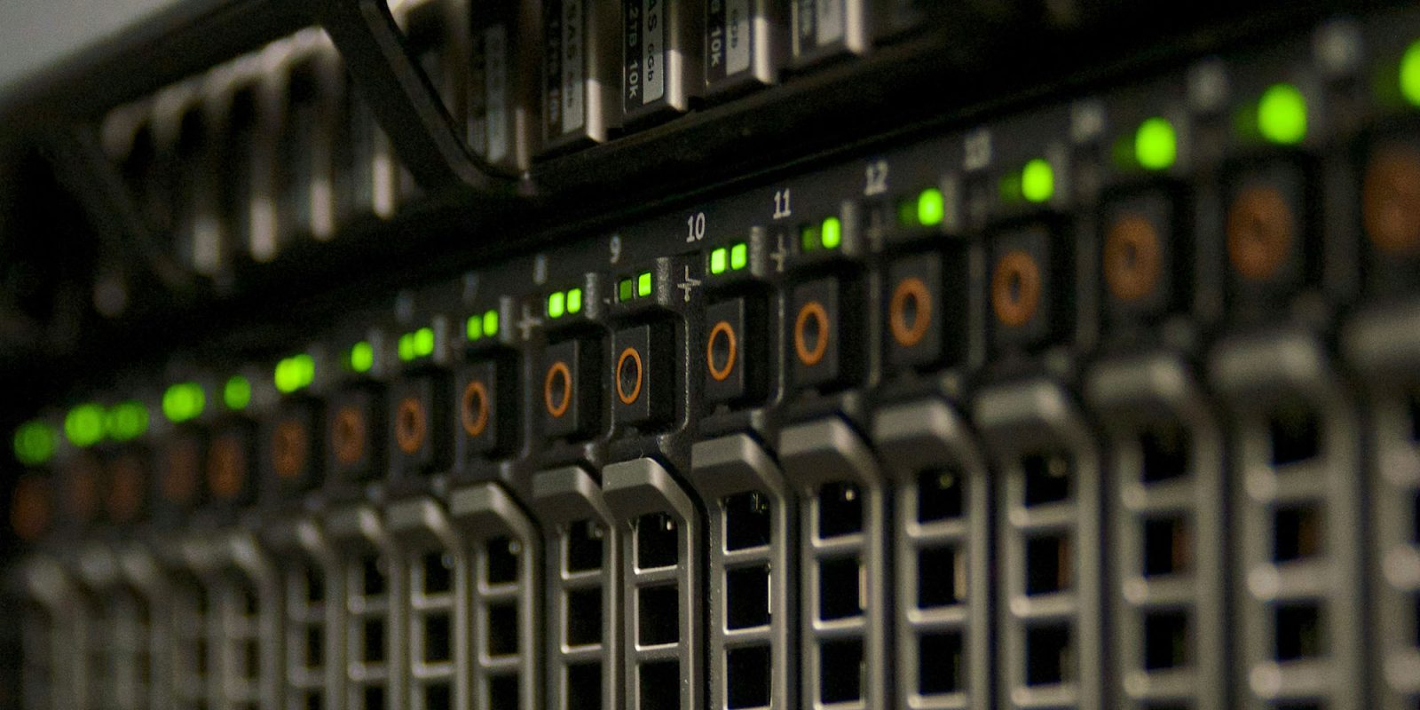 Apple planning to sell AI servers powered by M8 Ultra chips, says report