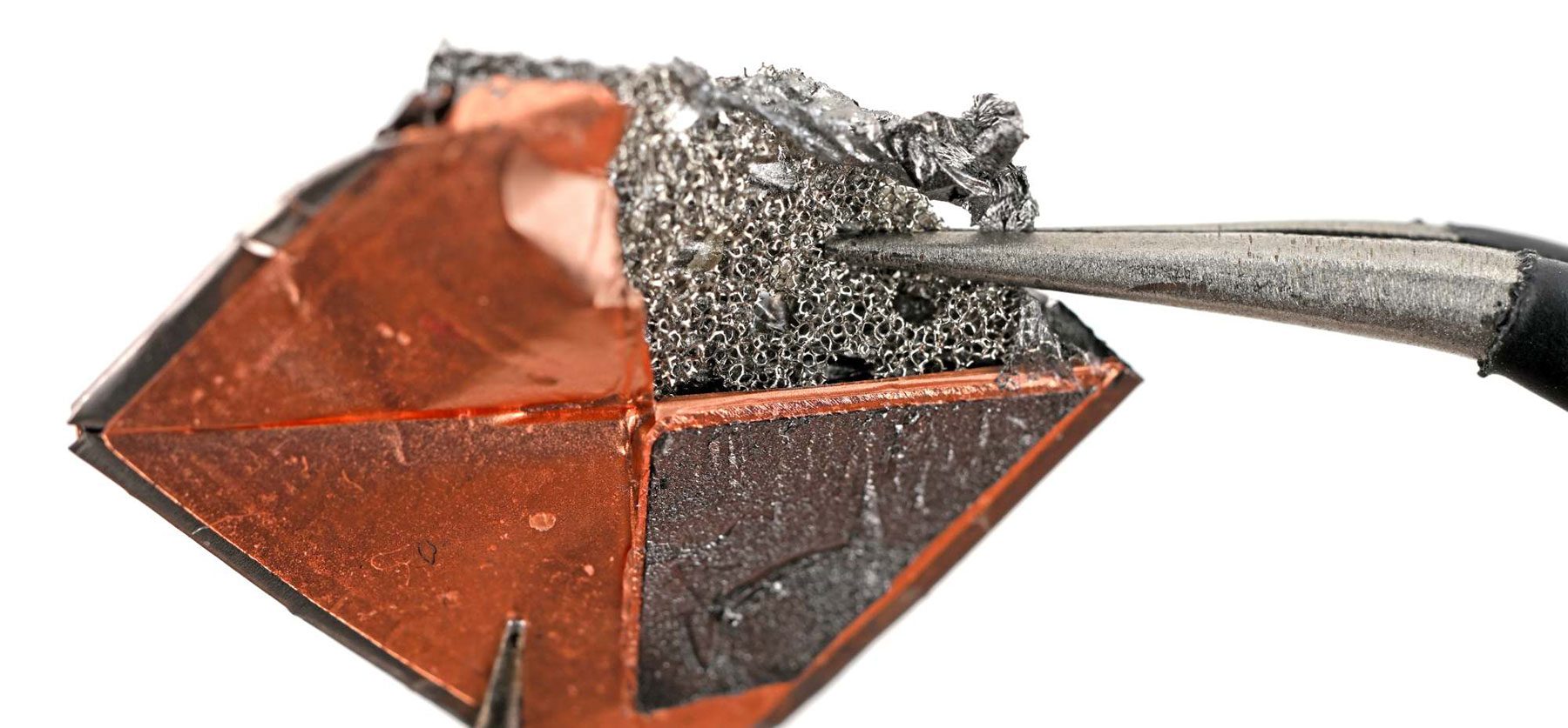 iFixit tears down iPhone 18 Pro, explores variable aperture, finds concerning repair issue